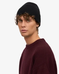 Merino Wool Beanie - Deep Black