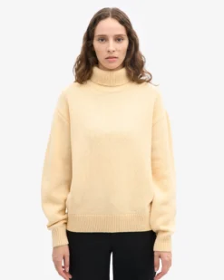 Merino Wool Turtleneck - Soft Yellow