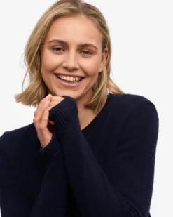 Women Classic Merino Wool Crew - Navy Blue